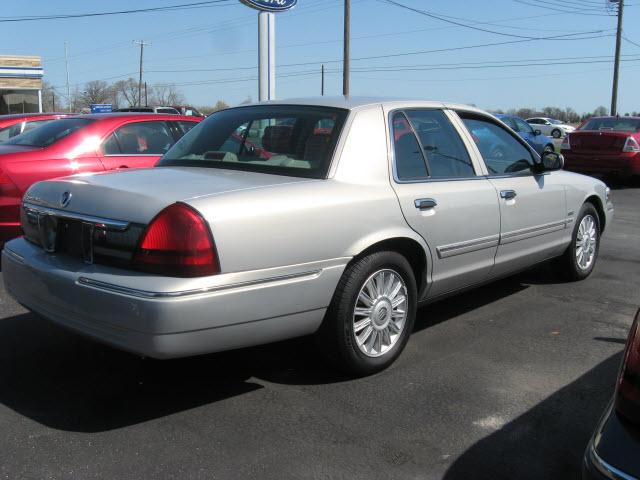 2009 Mercury Grand Marquis Touring W/nav.sys