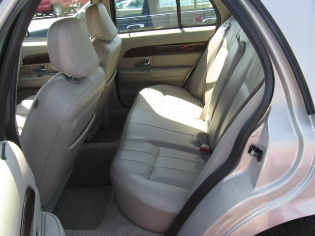 2009 Mercury Grand Marquis Touring W/nav.sys