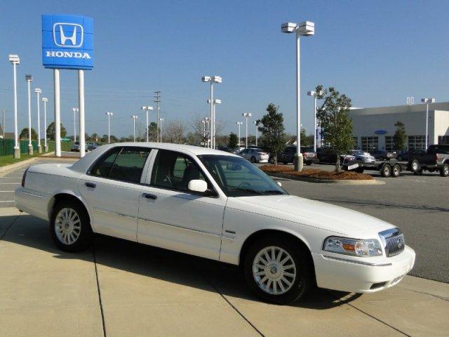 2010 Mercury Grand Marquis Touring W/nav.sys
