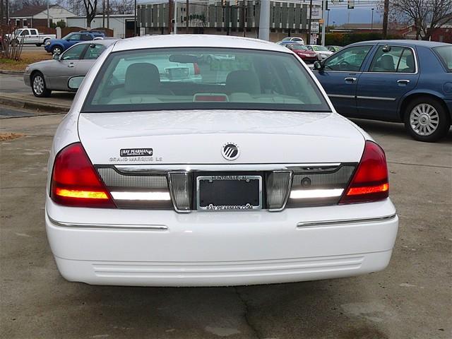 2010 Mercury Grand Marquis S W/ Navi, 5MT