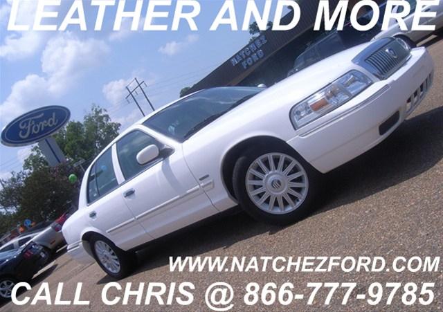 2010 Mercury Grand Marquis Touring W/nav.sys