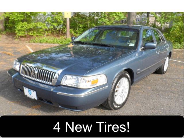 2010 Mercury Grand Marquis Touring W/nav.sys