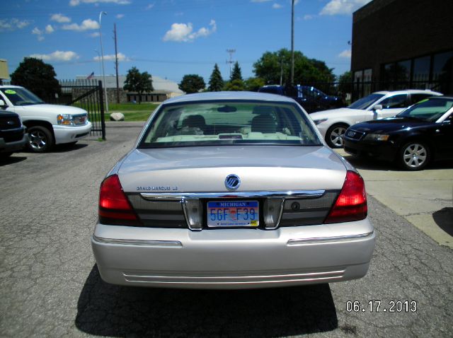 2010 Mercury Grand Marquis Touring W/nav.sys