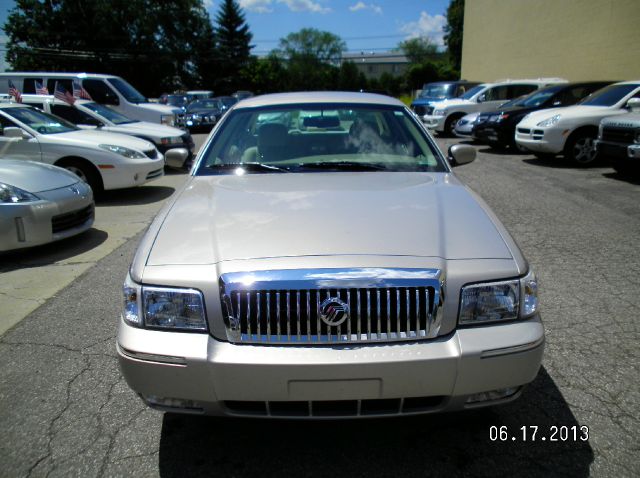 2010 Mercury Grand Marquis Touring W/nav.sys