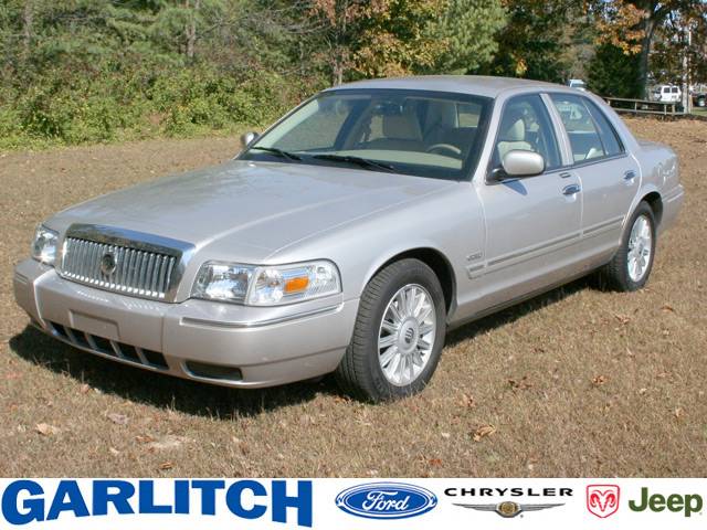 2010 Mercury Grand Marquis Touring W/nav.sys