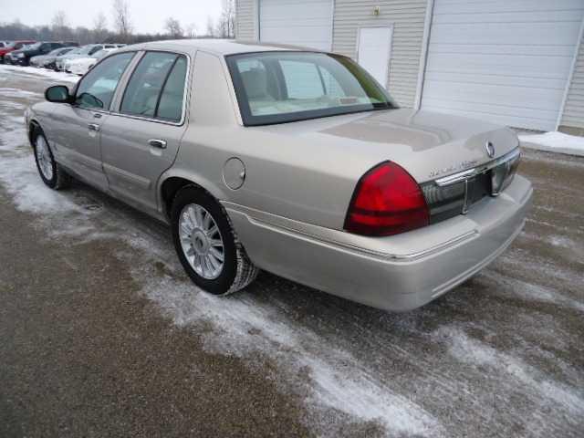 2010 Mercury Grand Marquis Touring W/nav.sys