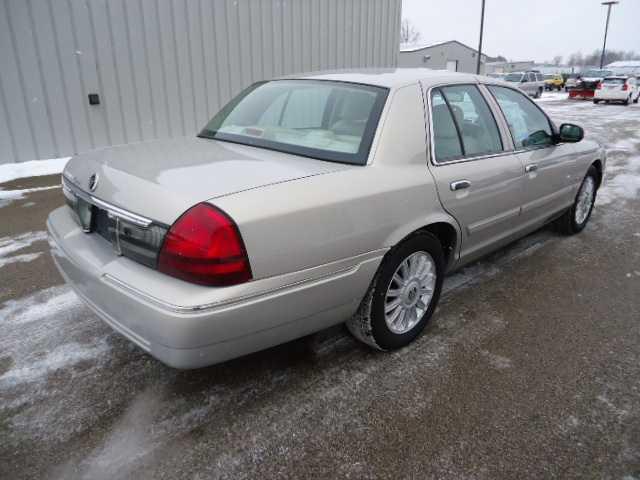 2010 Mercury Grand Marquis Touring W/nav.sys