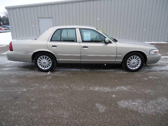 2010 Mercury Grand Marquis Touring W/nav.sys