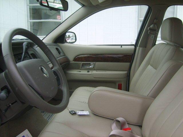 2010 Mercury Grand Marquis Unknown