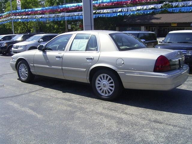 2010 Mercury Grand Marquis Touring W/nav.sys