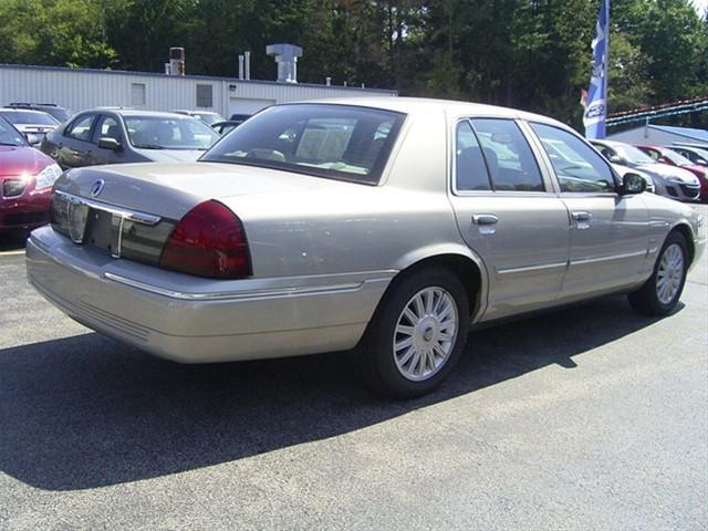 2010 Mercury Grand Marquis Touring W/nav.sys