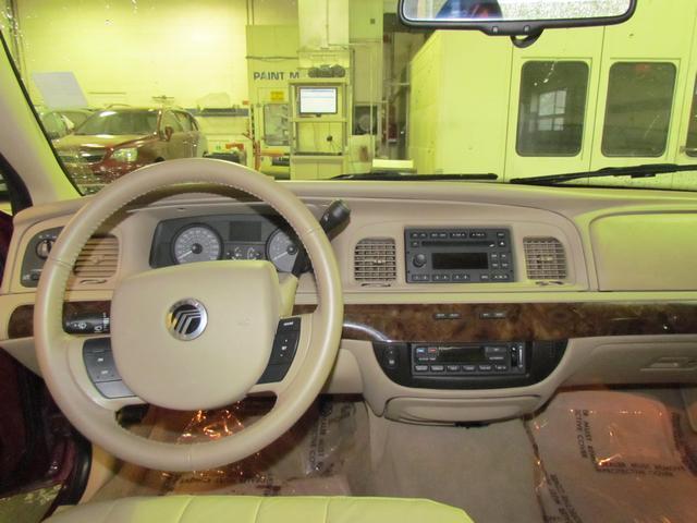 2010 Mercury Grand Marquis Touring W/nav.sys