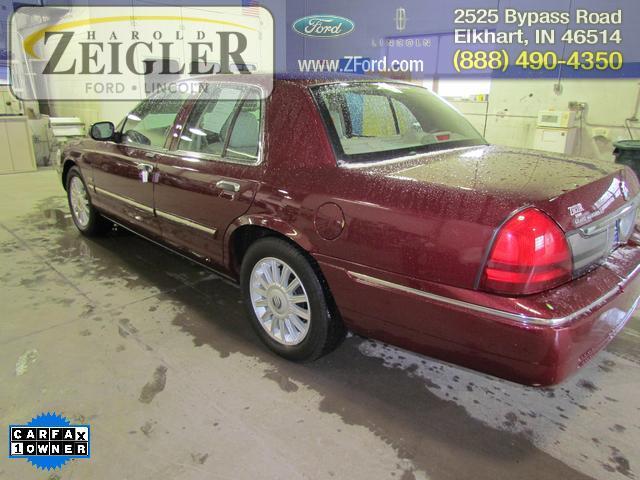 2010 Mercury Grand Marquis Touring W/nav.sys