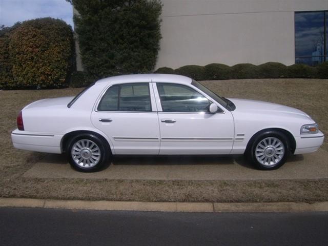 2010 Mercury Grand Marquis Unknown