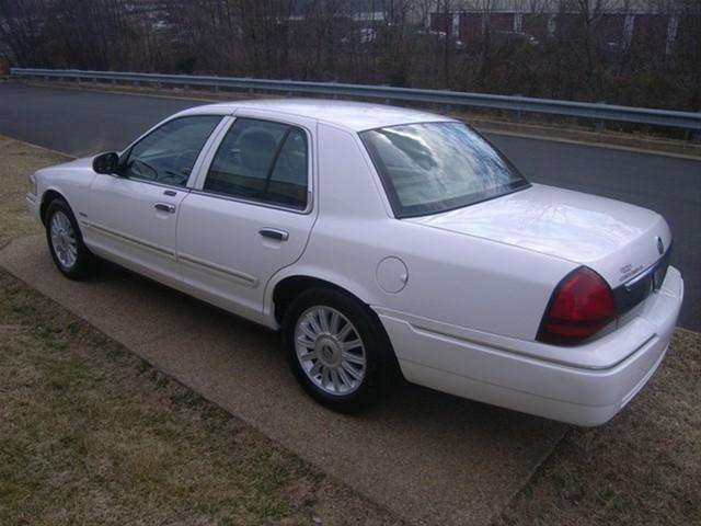 2010 Mercury Grand Marquis Unknown
