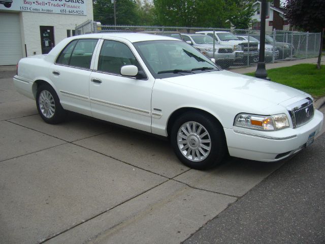 2010 Mercury Grand Marquis Silverado Shortbed