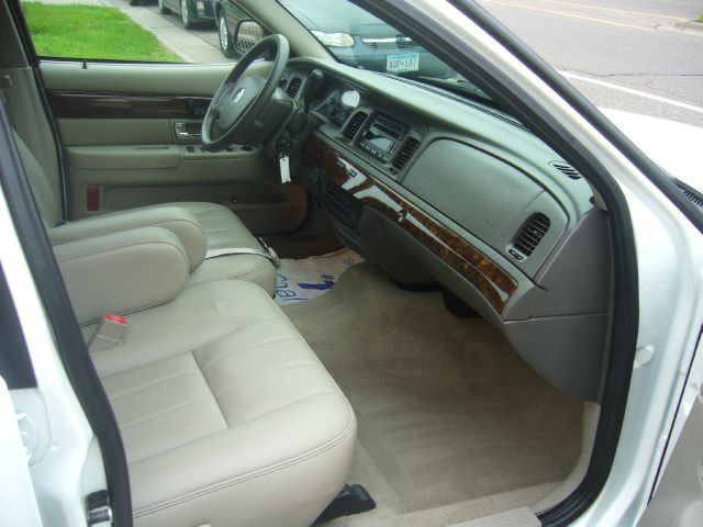 2010 Mercury Grand Marquis Silverado Shortbed