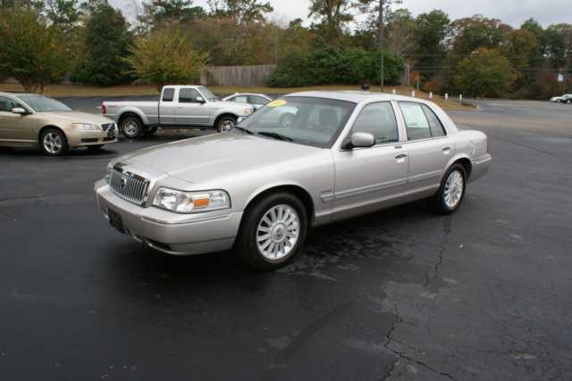 2010 Mercury Grand Marquis Touring W/nav.sys
