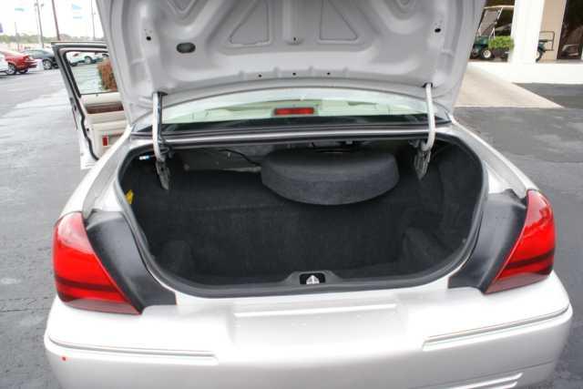 2010 Mercury Grand Marquis Touring W/nav.sys