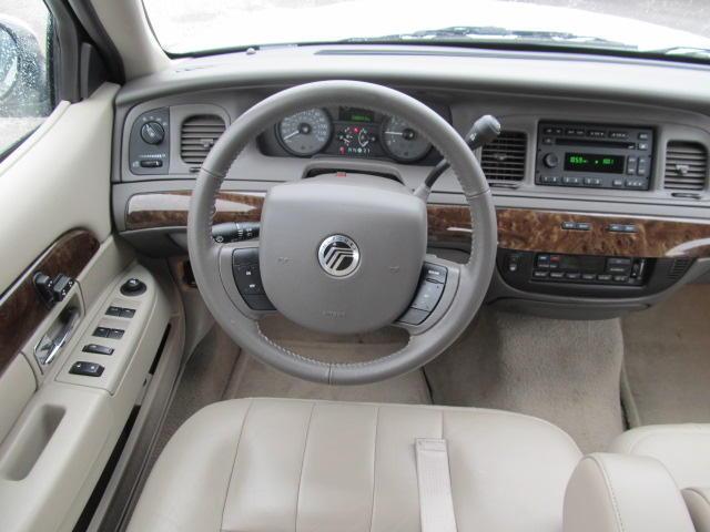 2011 Mercury Grand Marquis Touring W/nav.sys