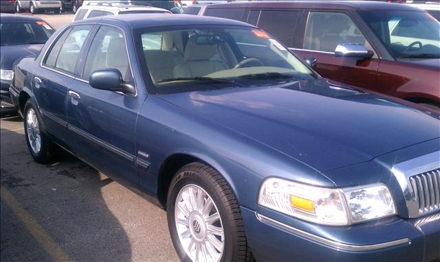 2011 Mercury Grand Marquis Touring W/nav.sys