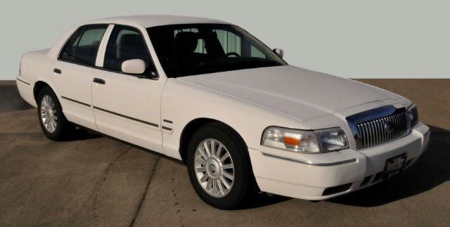 2011 Mercury Grand Marquis Touring W/nav.sys