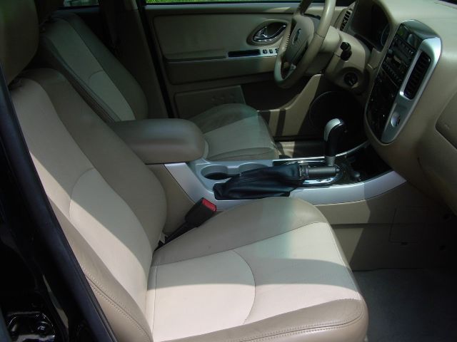 2005 Mercury Mariner 4DR SDN S AT