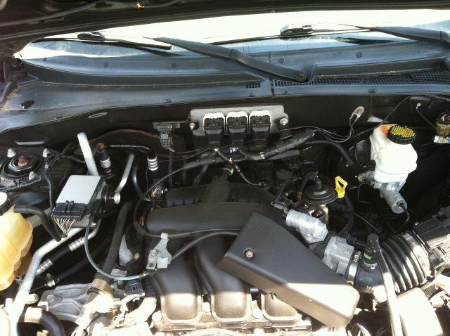 2005 Mercury Mariner 4DR SDN S AT