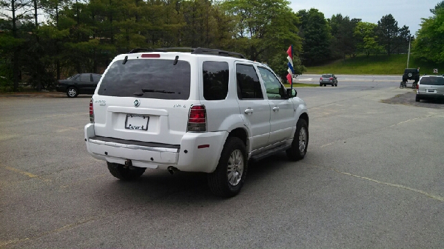 2005 Mercury Mariner 4DR SDN S AT