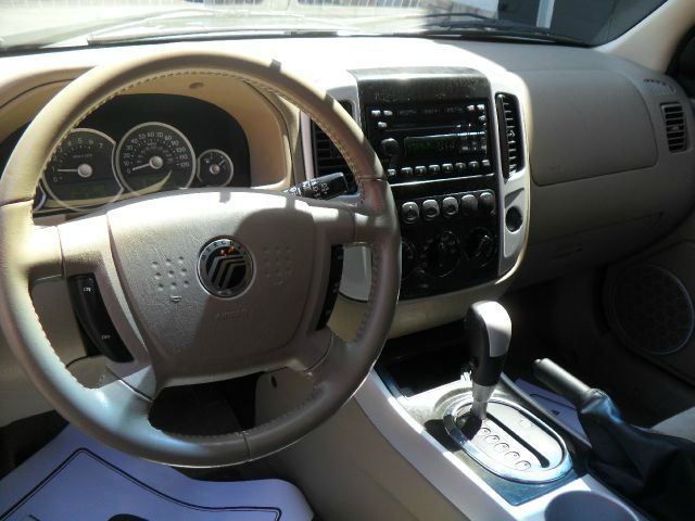 2005 Mercury Mariner 4DR SDN S AT