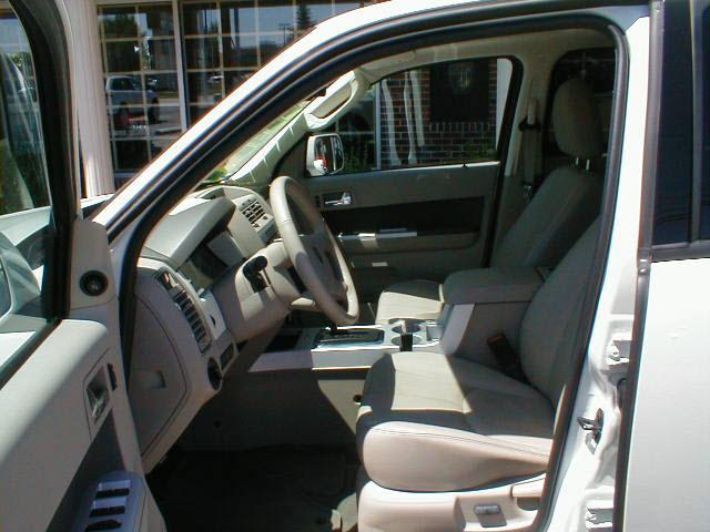 2009 Mercury Mariner XLE AWD Van