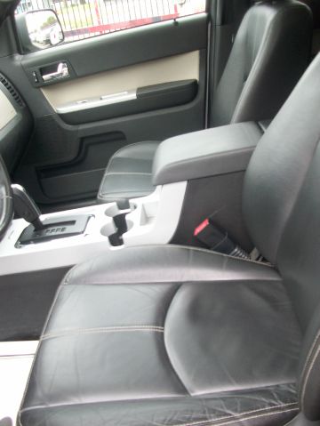 2009 Mercury Mariner XLE AWD Van