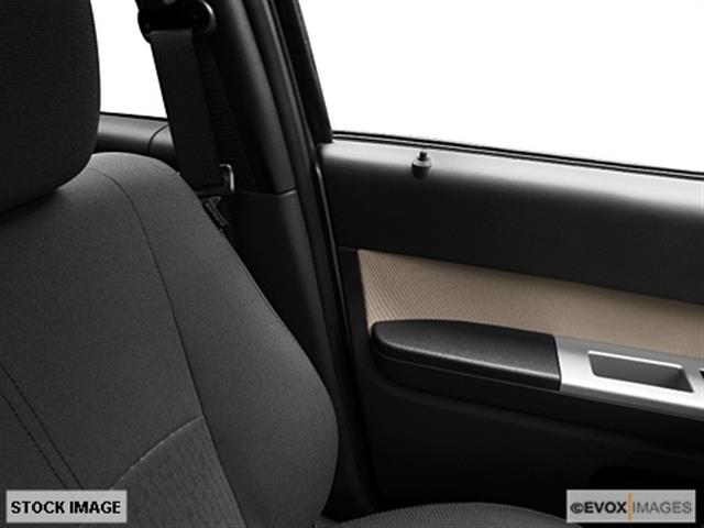 2010 Mercury Mariner XLE Van