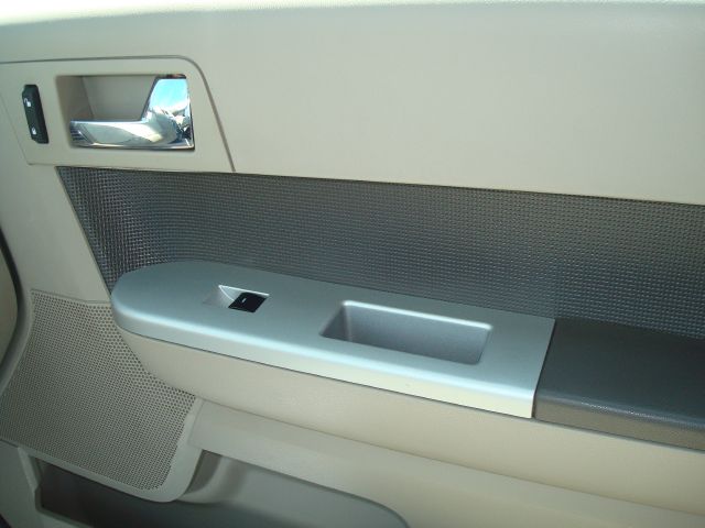 2010 Mercury Mariner XLE AWD Van