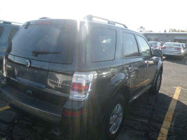 2010 Mercury Mariner 5dr 7-pass Van LE AWD (SE)