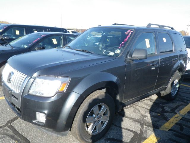 2010 Mercury Mariner 5dr 7-pass Van LE AWD (SE)