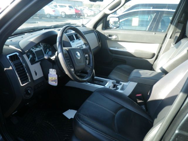 2010 Mercury Mariner 5dr 7-pass Van LE AWD (SE)