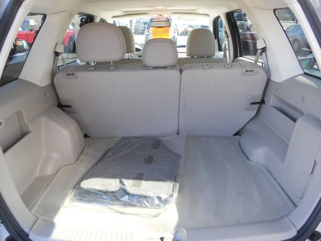 2010 Mercury Mariner CE FWD 7-passenger