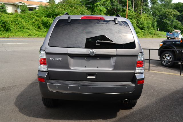 2011 Mercury Mariner 5dr 7-pass Van LE AWD (SE)