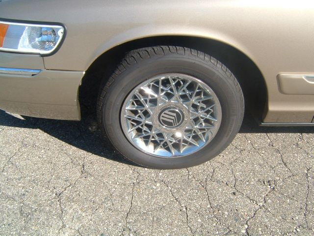 2000 Mercury Marquis XLS