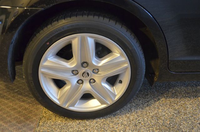 2008 Mercury Milan XLE Van