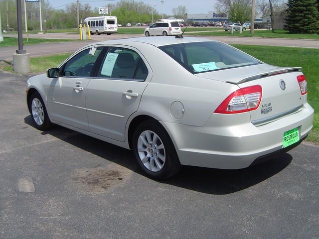 2008 Mercury Milan Laranie