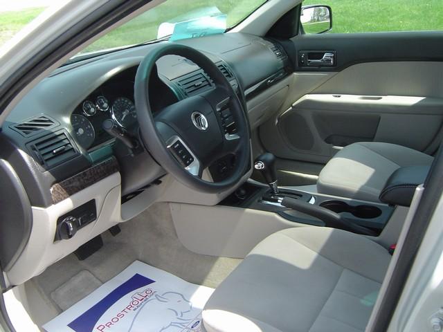 2008 Mercury Milan Laranie