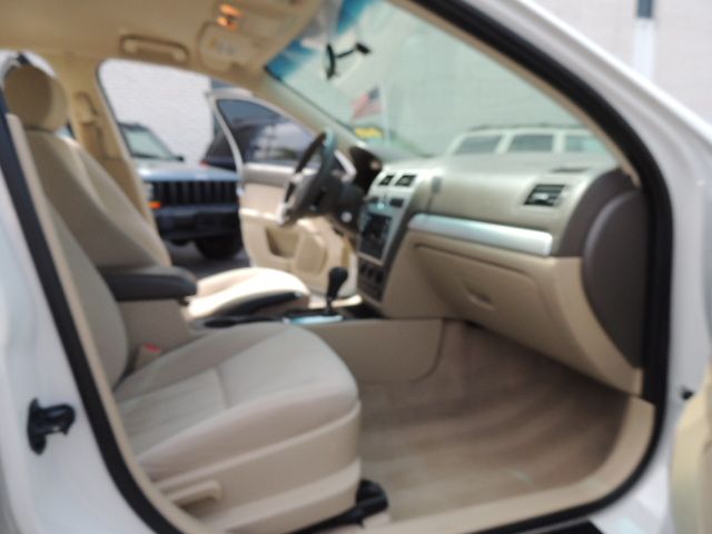 2008 Mercury Milan XLE Van