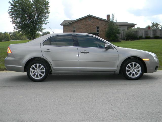 2009 Mercury Milan XLE Van