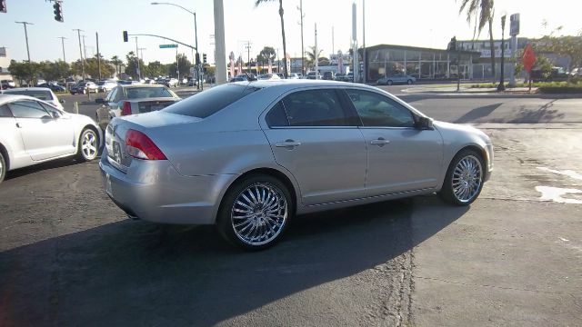 2010 Mercury Milan XLE Van