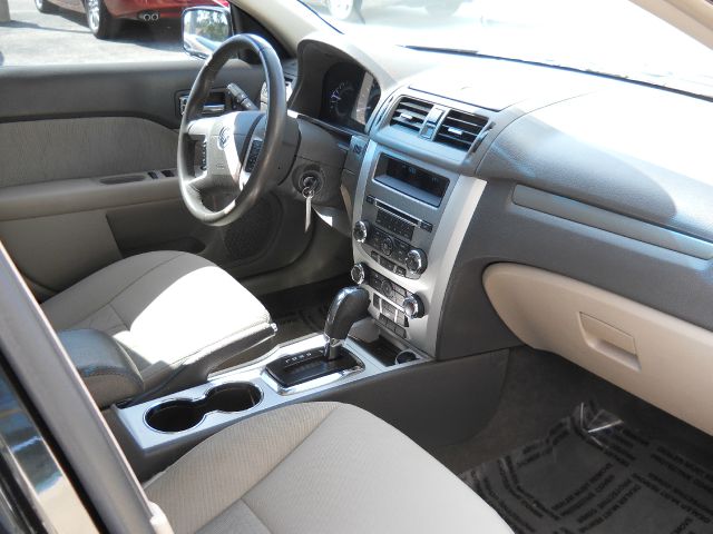 2010 Mercury Milan XLE Van