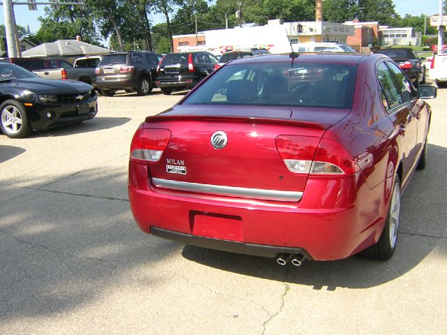 2011 Mercury Milan XLE Van