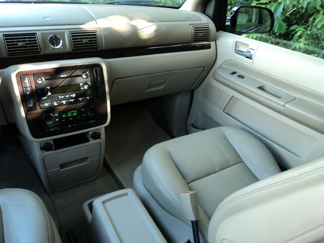 2004 Mercury Monterey Coupe