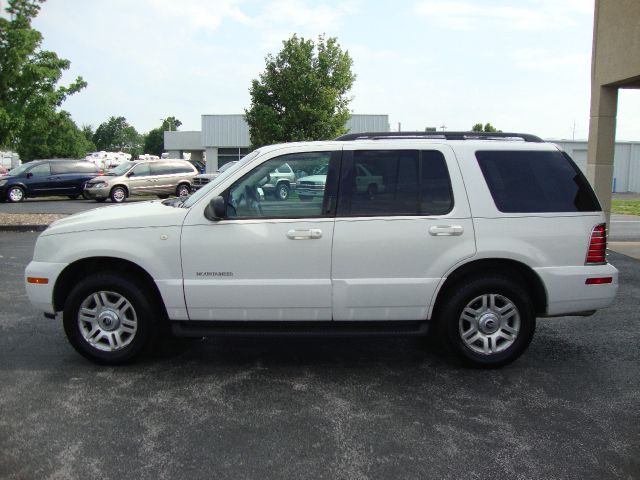 2002 Mercury Mountaineer EX - DUAL Power Doors